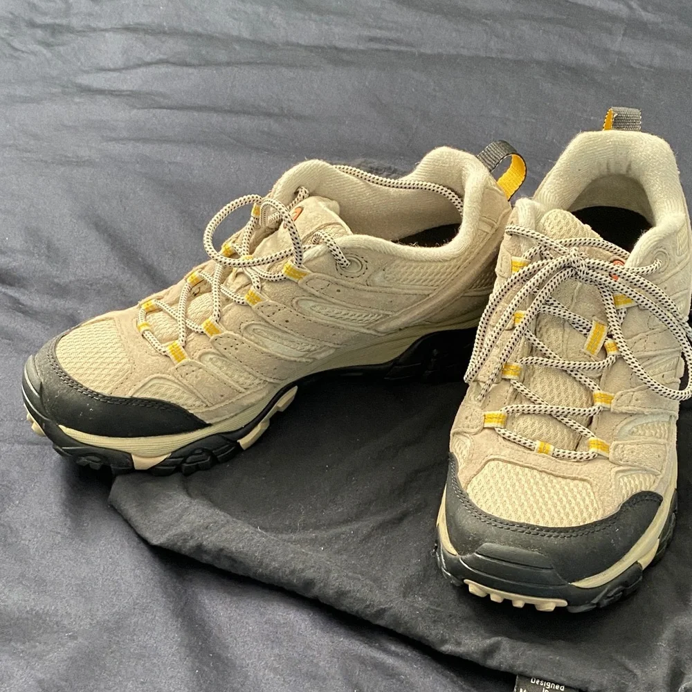 Merrell Moab Tan and Black Outdoor Shoes - Picture 7 of 9